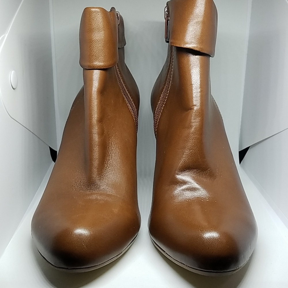Diba Women Boots Size 8 1/2 M Made in Brazil Brown